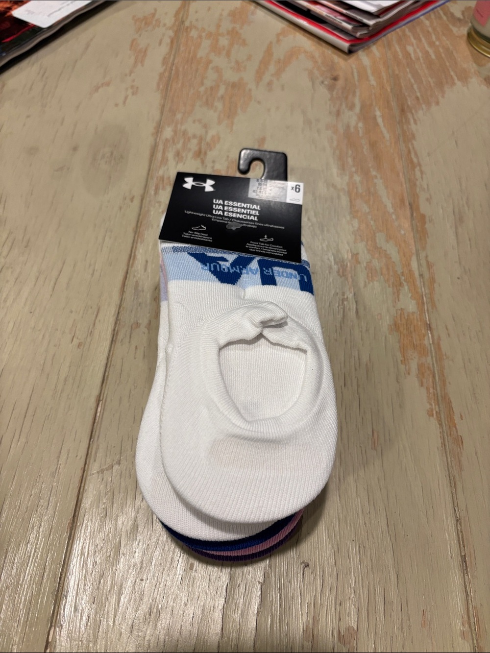 Under Armour lightweight ultra low tab socks